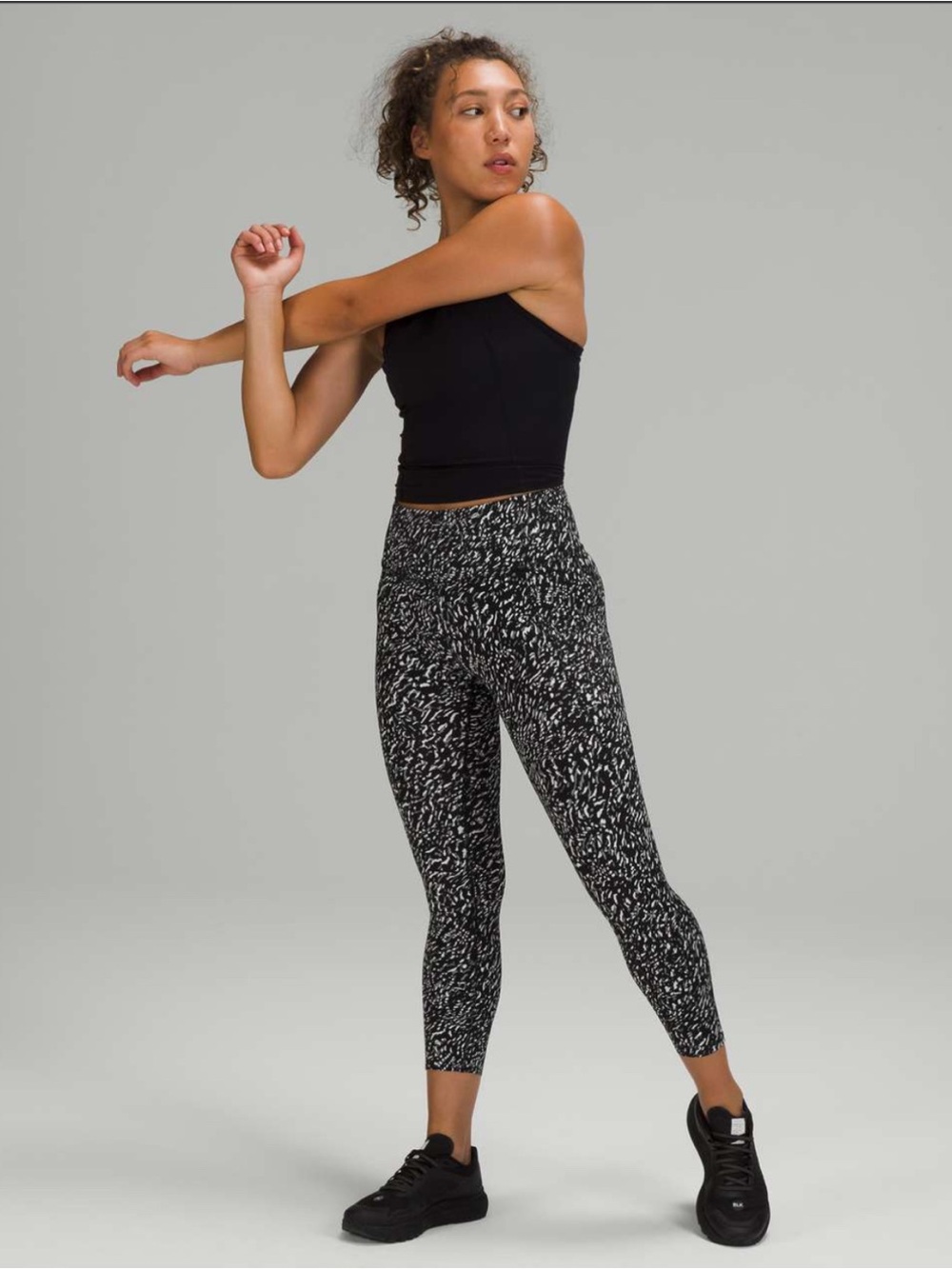 Lululemon leggings size 6